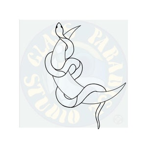 Op de afbeelding: Een zwart-witte lijntekening van een slang die om een ​​halve maan is gewikkeld.