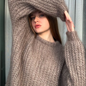 Beige Kid Mohair pullover Mohair Sweater Wool Sweater  Cable Sweater Mohair  Oversized Sweater Crew Neck Knit Sweater Ribbed Cuff Sleeve