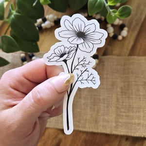Oktober Kosmos Geburtsmonat Blumenaufkleber | 2 "x 4" glänzendes wasserdichtes Vinyl | Schwarz & Weiß Hand gezeichnete botanische, illustrierte Blumengeschenk