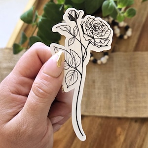 Sticker met bloemen van de geboortemaand van juni | 2" x 4" glanzend waterdicht vinyl | Zwart-wit handgetekende botanische, geïllustreerde bloemencadeau