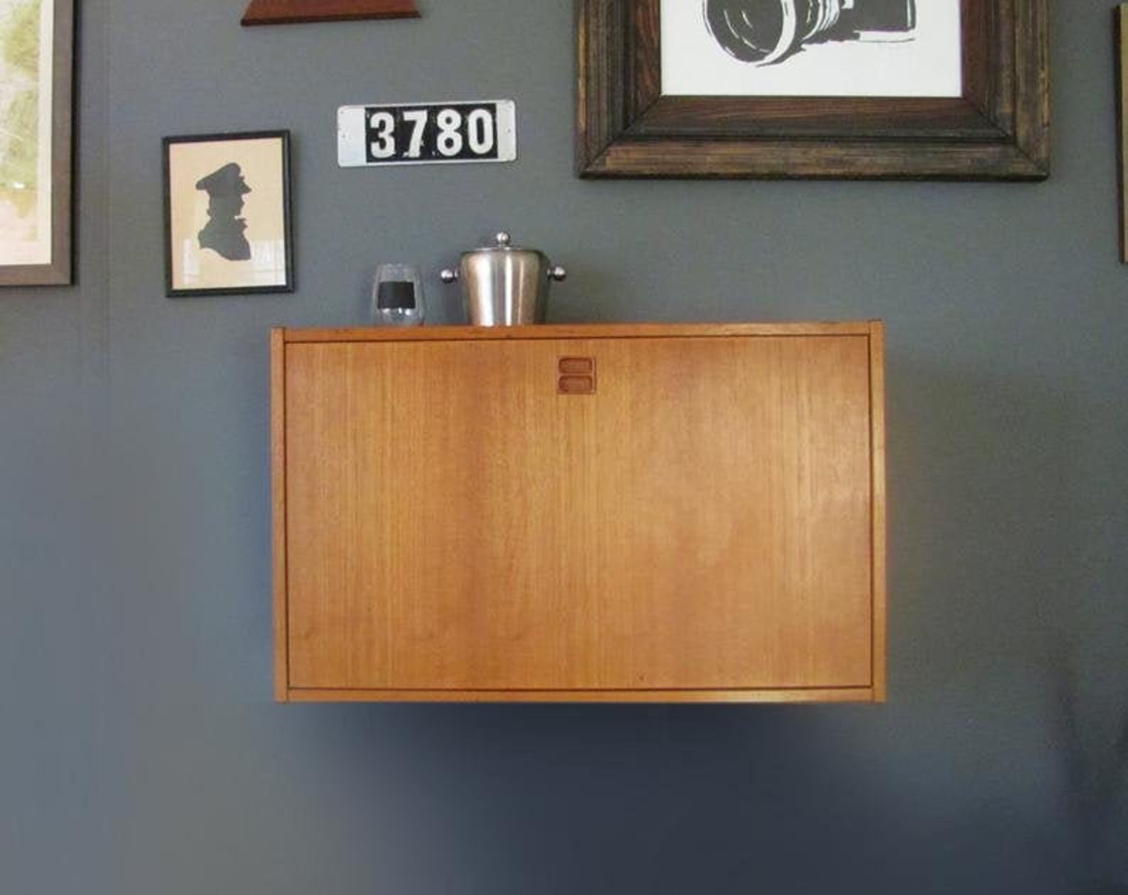 Danés teca Gota Frente Flotante Barra de Pared Gabinete | Etsy