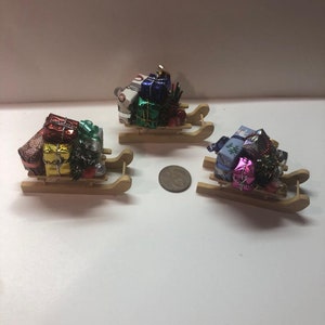 1:12 SCALE Sleigh with Christmas Packages Miniature Dollhouse