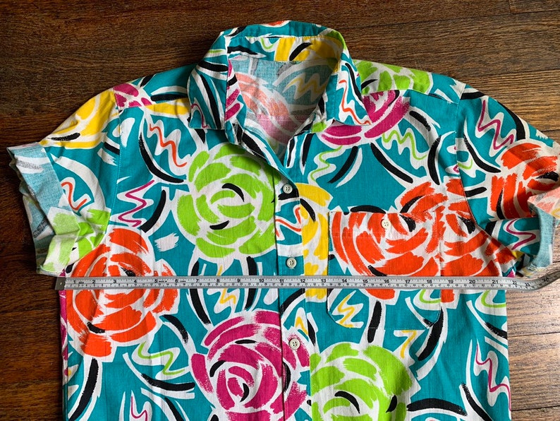 Super Cool Vintage Colorful Button Up shirt