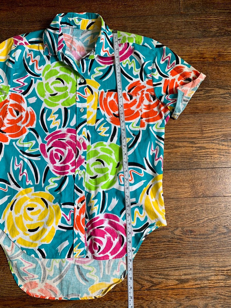 Super Cool Vintage Colorful Button Up shirt