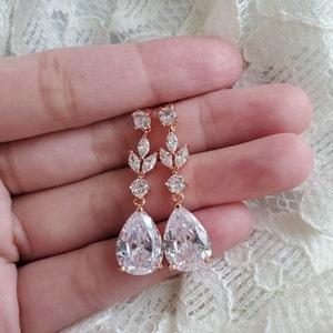 Pendientes colgantes nupciales Pendientes colgantes en forma de lágrima de pera de cristal Conjunto de joyas de boda Pendientes CZ Pendientes de vid de hoja de diamante Conjunto de pulsera imagen 2