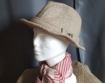 LILLIE & COHOE Hat - Handmade Luxury Ladies Black Cherry  display picture 2