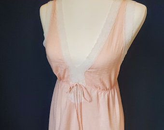 Vintage Crimped Cotton and Lace Gown-Size S-EXCELLENT CONDITION