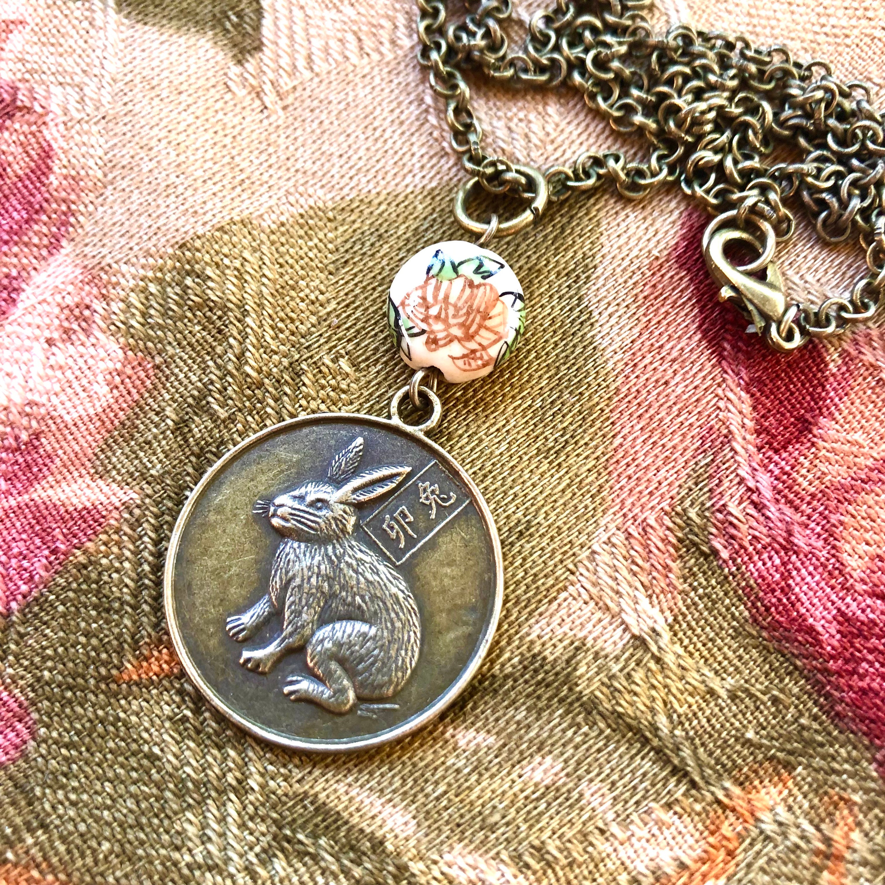 2023 - Year of the Rabbit - 兔 (tù) - Chinese Zodiac - Rabbit Necklace ...