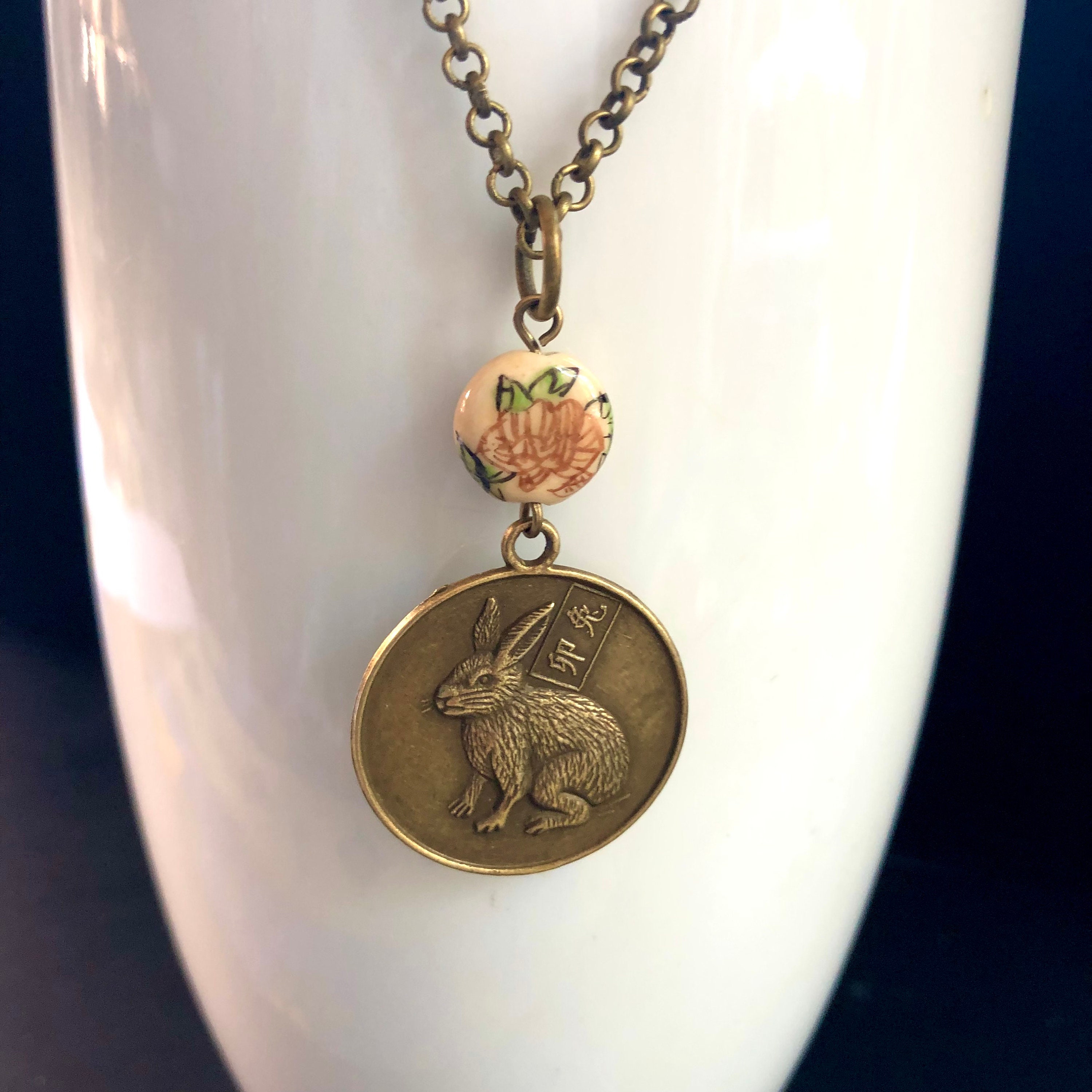 Tu Chinese Rabbit 2023 - Year of the Rabbit - 兔 (tù) - Chinese Zodiac - Rabbit Necklace ...