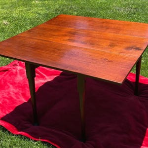 18th Century George III Drop Leaf Table