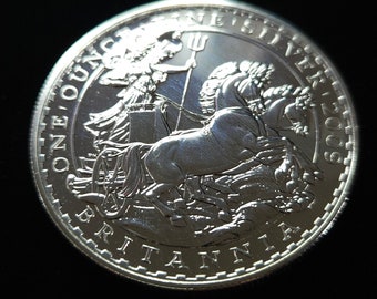 2009 Great Britain Silver Britannia / Queen Elizabeth II   1oz 999 Gem BU   Coin  with Plastic  capsule  -  Rare! Reg-99    Lot # 1488