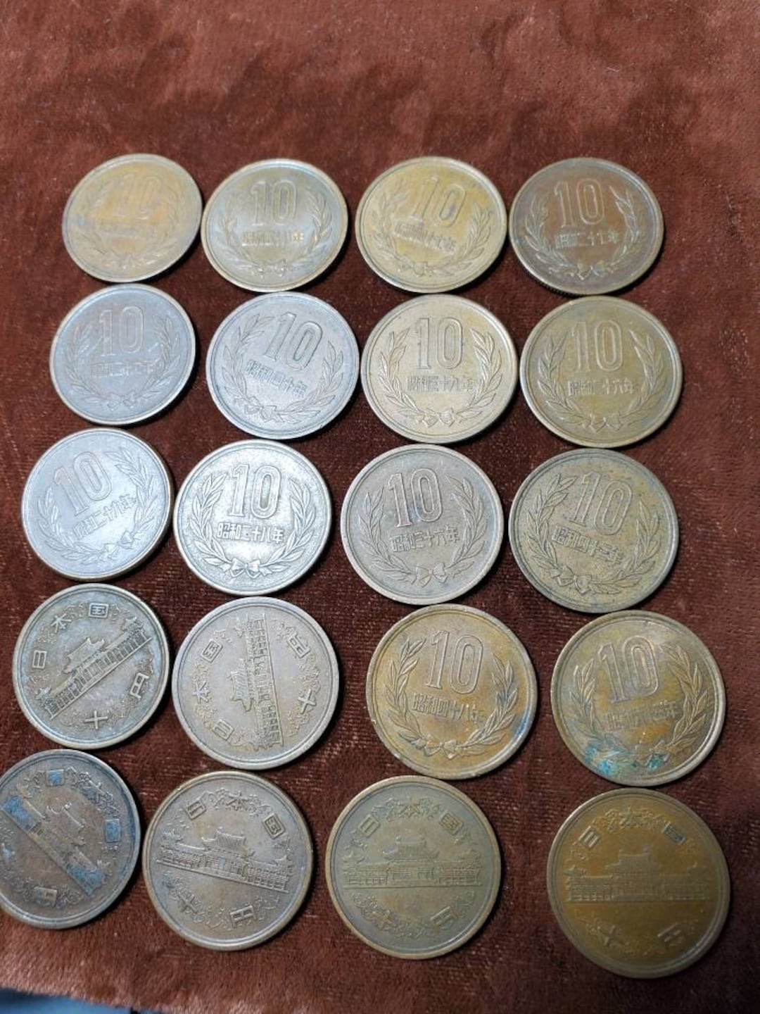 1950's Japanese Coins, 10 Yen, Different Years, Bronze Coins 1950's Japanese Coins, 10 Yen, Different Years, Bronze Coins