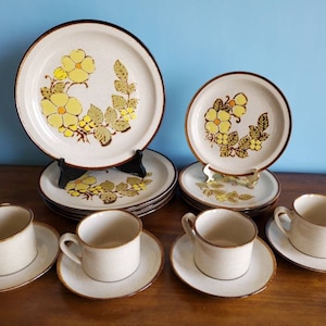 Vintage Buttertree Stoneware Dinnerware Set by International 16 Pieces
