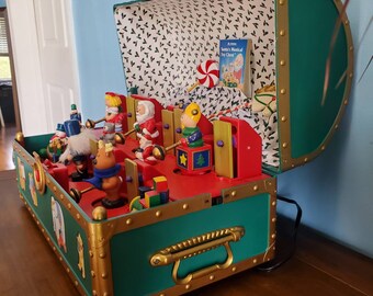 Vintage Santa's Musical Toy Chest by Mr. Christmas - Etsy