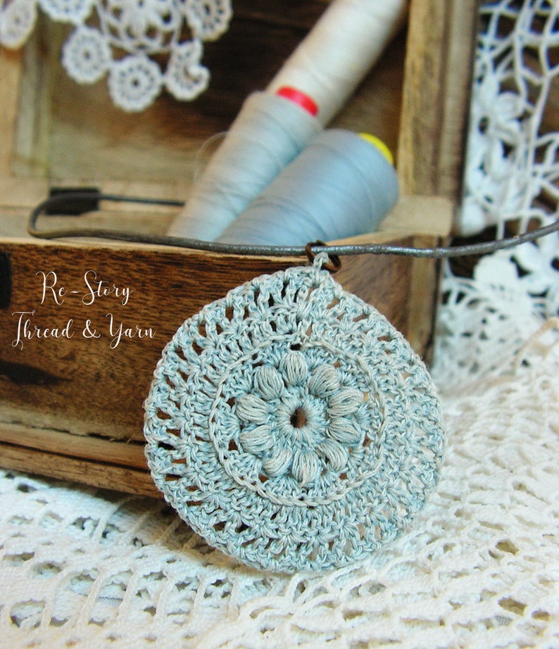 Thread Crochet Necklace Pendant Photo Tutorial PATTERN in ENGLISH or HUNGARIAN Crochet Lacy Jewelry Lacy Vintage Jewellery Pattern