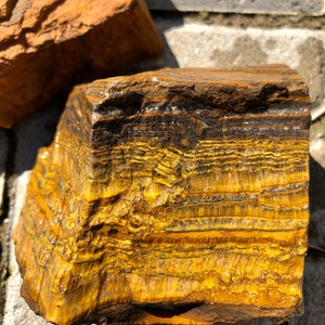 Tiger&#39;s eye, 0.9 kg (14.39 Euro/kg), 1-3 pieces, South Africa, 1 A quality