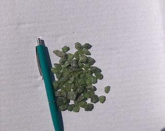 Peridoto, 50 g Noruega, piezas translúcidas a transparentes de