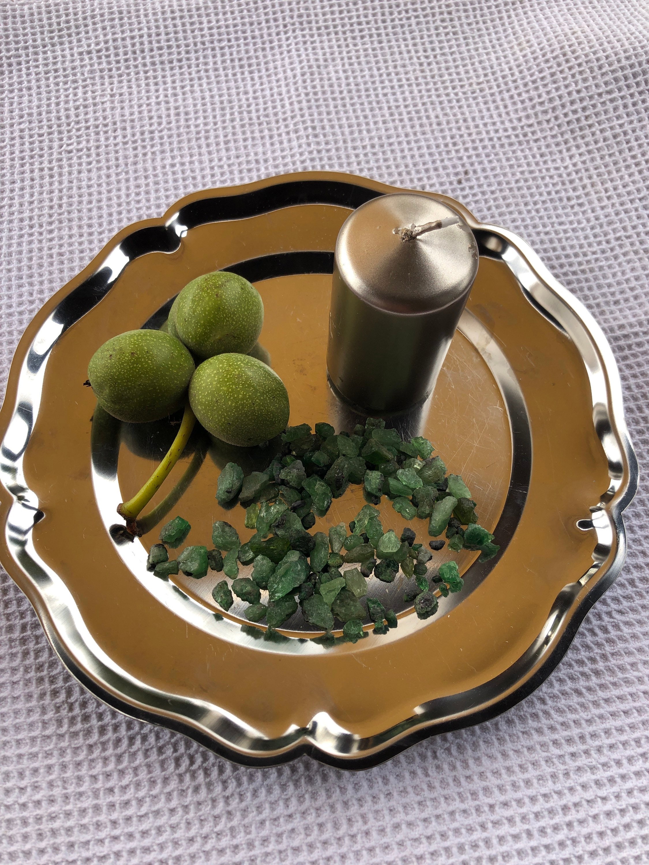 ツァボライト、大、100 g（0.17ユーロ/g）、タンザニア、メレラニ丘陵