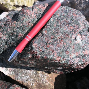 Eclogite red/black/green, 0.9 kg, Norway, Eclogite, red garnet, Omphacite, Eclogite facies, mineral, minerals wholesale