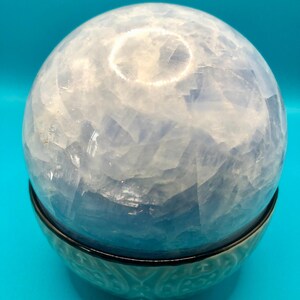 Calcite sphere, blue, 1.397 g (0.04 g/Euro), 10 cm diameter, blue palm stone, calcite, meditation sphere, gift, decorative sphere, hygge