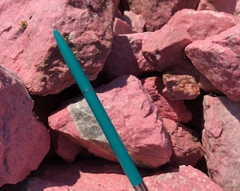 Thulite, pink, 0.9 kg (22.17 Euro/kg) beautiful rarity from Norway