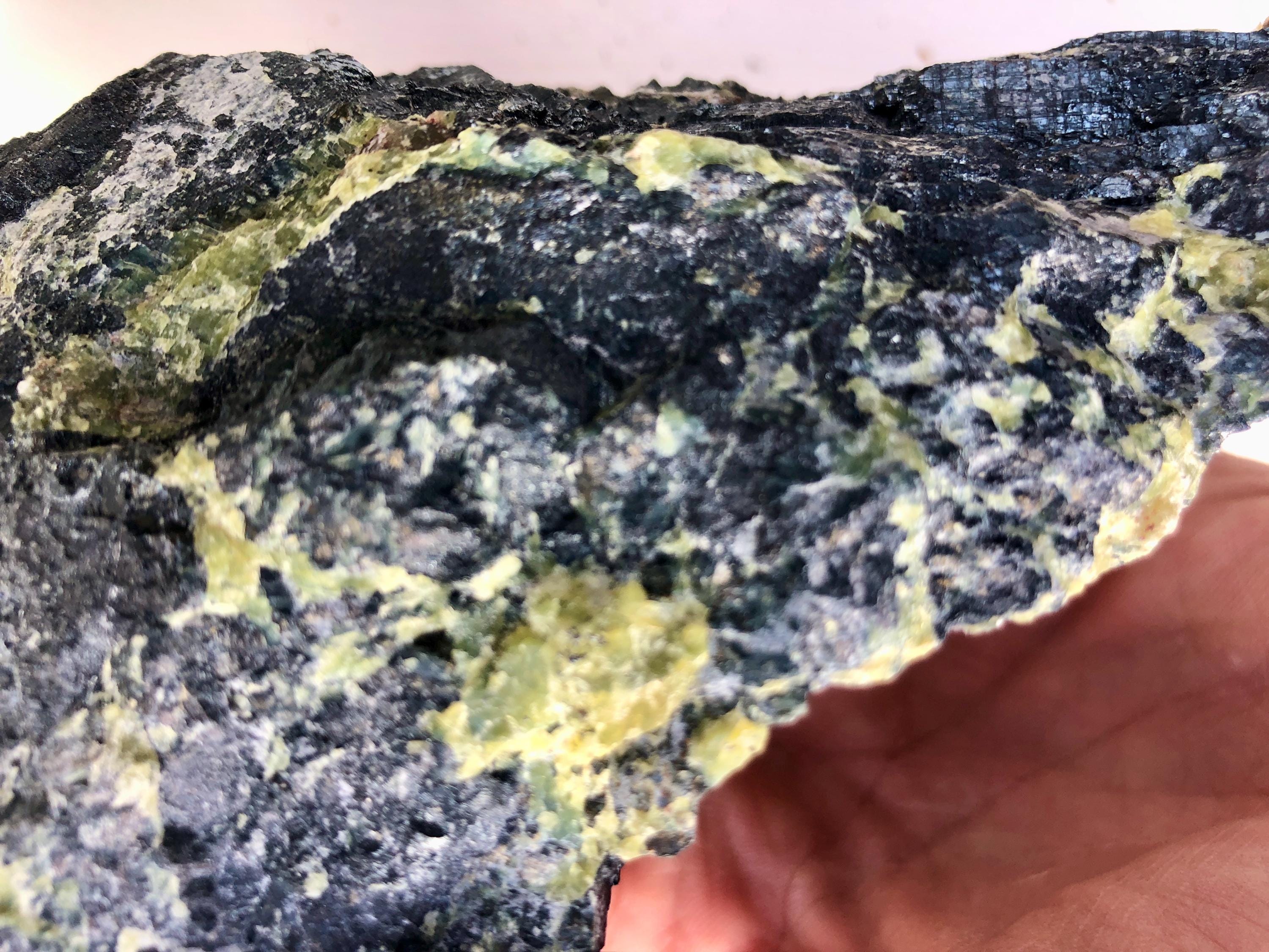 Lizardite Raw Stone - Etsy
