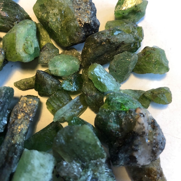 100 g, Chrome Tremolite from Merelani, Tanzania, rough stones A quality for jewelry making, Chrome Tremolite