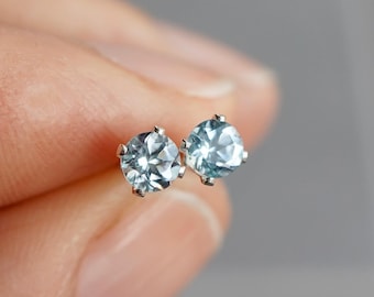 Boucles D'oreilles En Or Blanc 18 Carats Avec Aigue-marine Et Diamants - Pendantes Dormeuses - Neuves