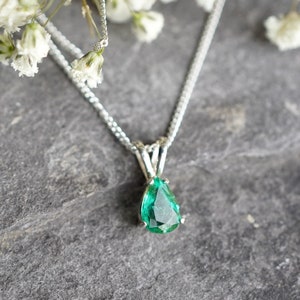 Small Dainty Natural Zambian Emerald 7x5mm pear 925 Sterling Silver Pendant Necklace Gift Boxed