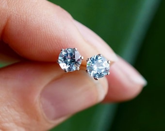 925 Sterling Silver 5mm Round Sky Blue Topaz Stud Earrings