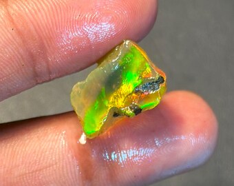 Natural Opal Oil Rough Stone Multi Fire Opal Raw Crystal Welo Opal Rough Gemstone 11.4 Cts, 17x11.6x12.4 MM, Opal Loose Crystal Rough