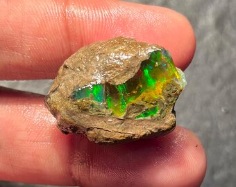 Ethiopian Opal Oil Rough Green Fire Play Opal Raw Loose Crystal Opal Rock Stone 34 Cts, 28x20x13 MM, Natural Opal Rough Minerals