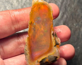 Ethiopian Opal Big Size Oil Rough Stone 140.7 Ct, 59x30x20 MM, Opal Raw Use Pendant Jewelry Healing Crystal Opal Uncut