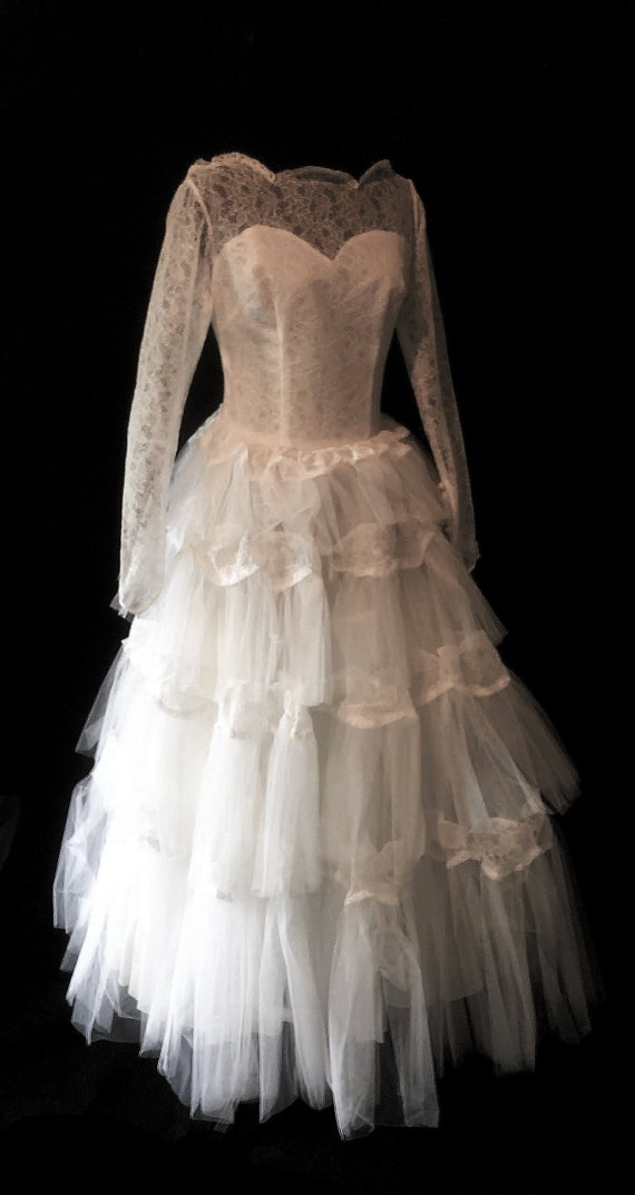 Vintage Wedding Dress | 1950s tiered wedding dress