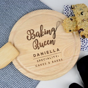 Personalised Wooden Chopping Board, 'Baking Queen' Cutting / Serving Board, Mother's Day Gift Cake Stand, Cooking Kitchen Gifts for Her Mum image 1