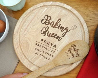 Baking Queen Set, Personalised Wooden Cutting Board Cake Stand, Chopping / Serving Board and Spoon, Baking Gift, Cooking Gift for Her