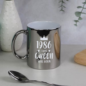 Engraved Shiny Silver 1986 This Queen Was Born Coffee Mug Cup, Mum 40th Birthday Gifts for Women, Her, Fortieth Mum, Aunt, Sister, Wife