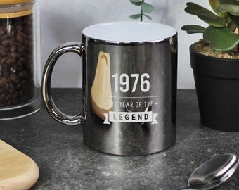 Caneca de café metálica prateada, gravada com "1976 Ano da Lenda", presente de aniversário de 50 anos para homens, para ele, 350ml, presente de cinquenta anos para pai ou marido.