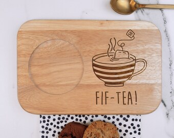 Tábua de Chá e Biscoitos Gravada, Design "FIF-TEA", Tábua de Madeira para Café e Doces, Presente de Aniversário de 50 Anos para o Pai, para Ele, Cinquenta Anos para o Papai, Tio