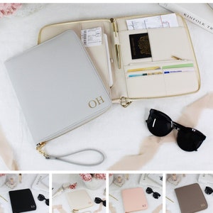 Premium Passport Reisedokumenthalter Personalisierte Reisebrieftasche für Reisegeld, Tech Organizer Paare Reisepasshülle Benutzerdefiniertes Geschenk
