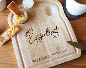 Tablero de huevos Dippy personalizado, huevos de huevo de mamá, plato de desayuno de taza de huevo en forma de tostada de madera Día de la Madre, regalo de Pascua para mamá