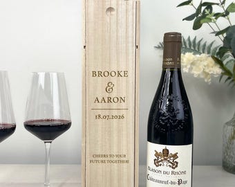 Scatola per vino di fidanzamento personalizzata / Scatola per champagne in legno con nomi e data della coppia / Regalo ricordo di fidanzamento / Scatola per bottiglia in legno / Regalo di anniversario