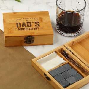 Personalised Dad&#39;s Whisky Stones Set with Metal Tong, 9 Soapstone Ice Cubes, Daddy Birthday Gift, Presents for Men, Unique Fathers Day Gift