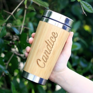 Vaso de viaje de bambú personalizado para llevar, taza de bebidas ecológicas reutilizable con aislamiento de 500 ml, taza de café o té para viajes en automóvil grabada, regalo para nuevo trabajo