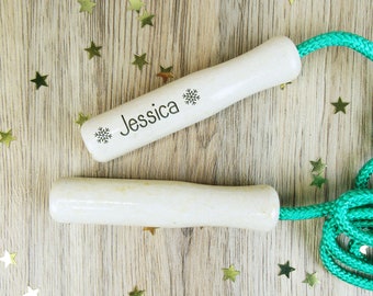 Children's Personalised Green Skipping Rope, Gifts for Kids, Christmas Stocking Filler, Your Name, Wooden Snowflake Jumping Rope Toy