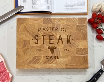 Personalisiertes Master of Steak Schneidebrett, Grillbrett mit Gravur aus Holz Endkorn, Geschenk für Papa, Grillmeister Geschenk, großes Schneidebrett für Ihn