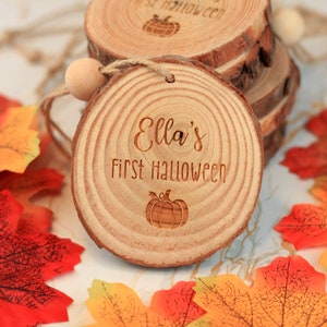 Personalised First Halloween Decoration, Wood Slice Hanging Heart Ornament for Baby, Babies 1st Halloween 2024, Wooden Pumpkin Bauble