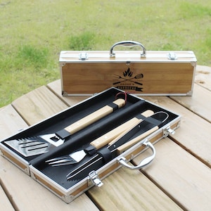 Barbecue Boxed Set BBQ Tools Grill Set Gift Dad’s BBQ Tools, Personalised Daddy Father&#39;s Day Gift, Engraved Barbeque Tools, Wooden Grill Set