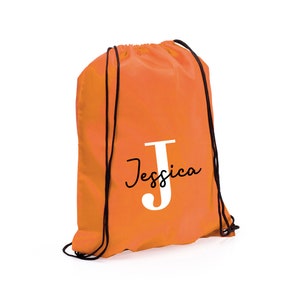 Mochila con cordón personalizada con inicial y nombre para el regreso a la escuela. Nombre de los niños en una bolsa de PE Bolsa de natación Bolsa de gimnasio Bolsa de club después de la escuela Orange