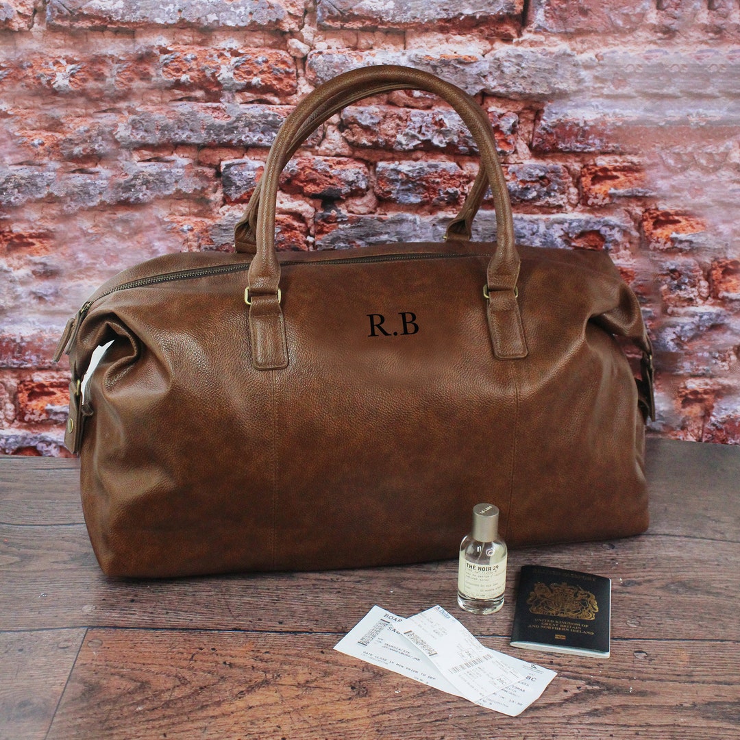 Black or Tan Men’s Weekend Bag, Toiletry Set Personalised With Initials ...
